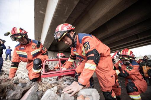 北疆藍光 2024 烏蘭察布消防救援支隊地震救援實戰拉練紀實